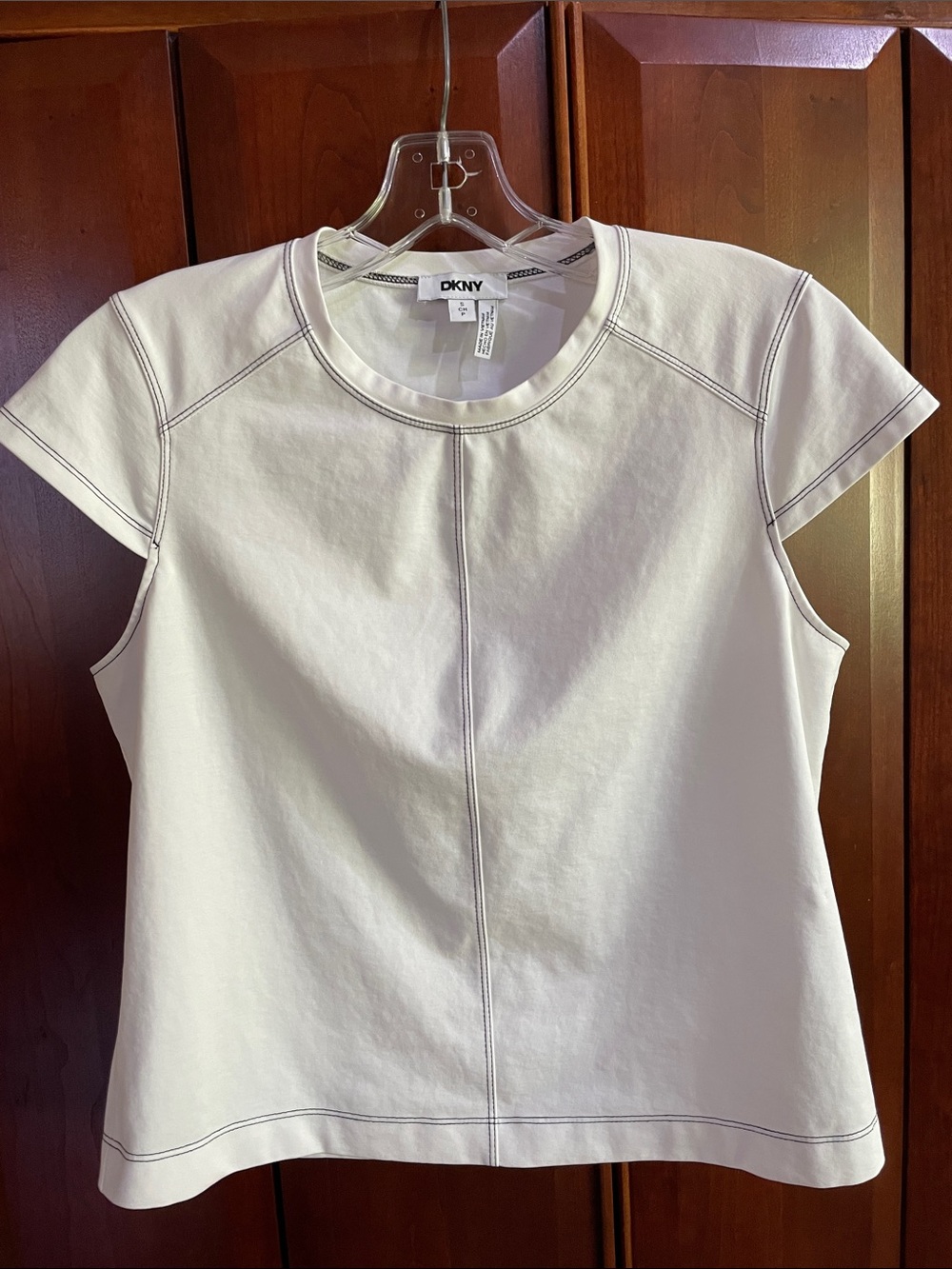DKNY Off White Short Sleeve Crewneck Top with Contrast Stitching